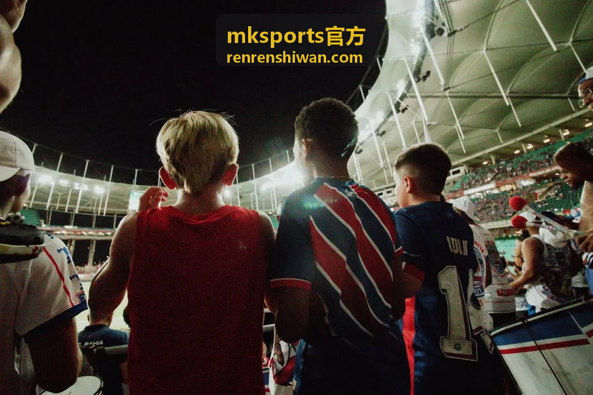 mksports官方夜跑活动现场灯光步道